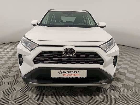 2021 Toyota RAV4 V (XA50), белый, 2875000 рублей - вид 1