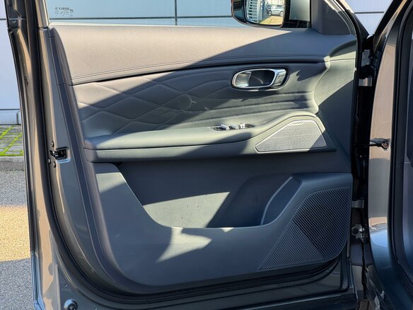 2026 Geely EX5 Гибрид EM-i, серый, 3974990 рублей - вид 12