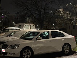 2011 Skoda Octavia II (A5) Рестайлинг, белый, 700000 рублей, вид 4