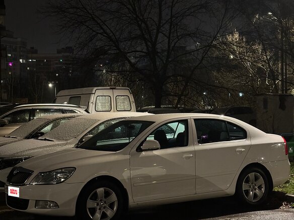 2011 Skoda Octavia II (A5) Рестайлинг, белый, 630000 рублей - вид 3