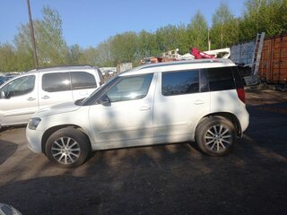 2016 Skoda Yeti I Рестайлинг, белый, 1047300 рублей, вид 4