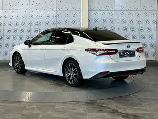2021 Toyota Camry VIII (XV70) Рестайлинг, белый, 2500000 рублей, вид 4
