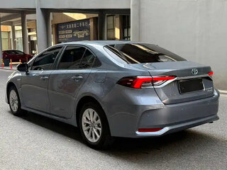 2023 Toyota Corolla XII (E210), синий, 1677000 рублей, вид 4