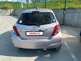 2011 Toyota Vitz III (XP130), розовый, 530000 рублей, вид 3