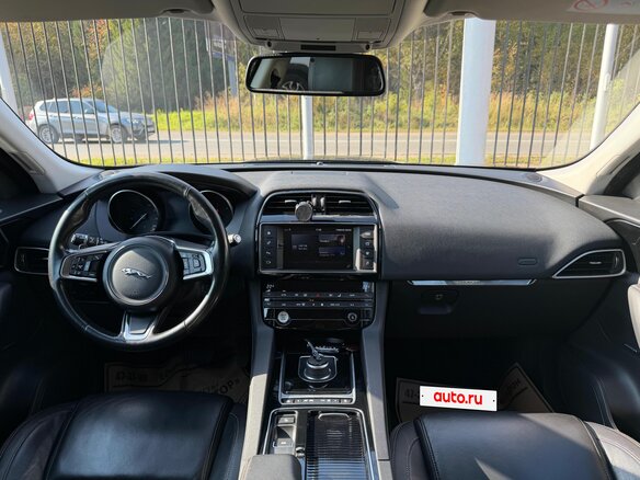 2017 Jaguar F-Pace I, чёрный, 1889000 рублей - вид 9