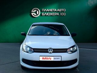 2015 Volkswagen Polo V, белый, 710000 рублей, вид 2