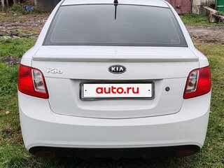 2009 Kia Rio II, белый, 499000 рублей, вид 4