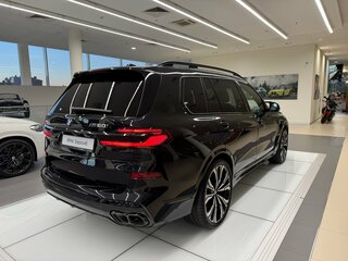2025 BMW X7 M60i I (G07) Рестайлинг, чёрный, 16990000 рублей, вид 2