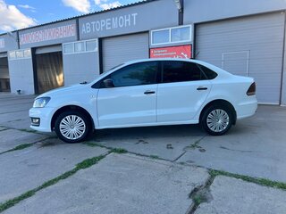 2018 Volkswagen Polo V Рестайлинг, белый, 745000 рублей, вид 3