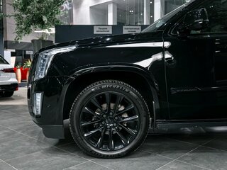 2018 Cadillac Escalade IV, чёрный, 5790000 рублей, вид 3