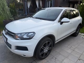 2011 Volkswagen Touareg II, белый, 1600000 рублей, вид 1