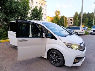 2016 Honda Stepwgn Spada V, белый, 2300000 рублей, вид 1