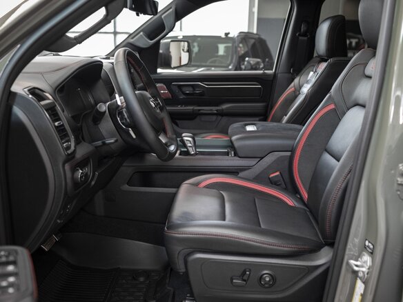 2025 Ram 1500 RHO V Рестайлинг, зелёный, 12953911 рублей - вид 8