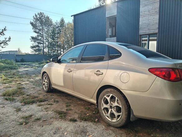 2010 Hyundai Elantra IV (HD), бежевый, 575000 рублей - вид 4