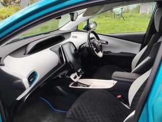 2018 Toyota Prius IV (XW50), голубой, 2300000 рублей, вид 5