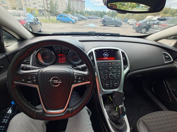 2014 Opel Astra GTC J Рестайлинг, белый, 950000 рублей - вид 9