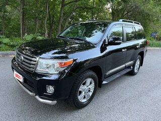 2015 Toyota Land Cruiser 200 Series Рестайлинг 1, чёрный, 5700000 рублей, вид 1