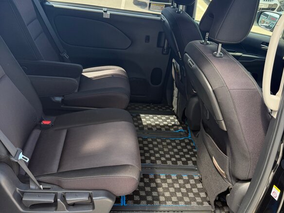 2018 Nissan Serena V (C27), чёрный, 1960000 рублей - вид 17