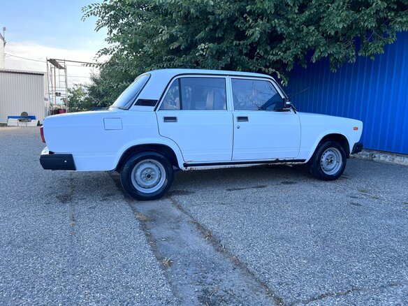 2007 Lada (ВАЗ) 2107, белый, 185000 рублей - вид 3