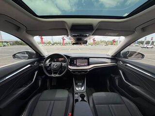 2022 Skoda Octavia IV (A8), бежевый, 1850000 рублей, вид 3