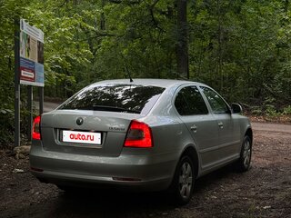 2011 Skoda Octavia II (A5) Рестайлинг, серебристый, 800000 рублей, вид 4