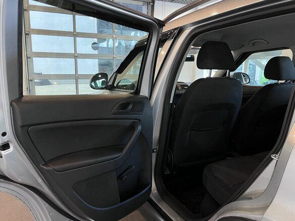 2015 Skoda Yeti I Рестайлинг, серебристый - вид 23