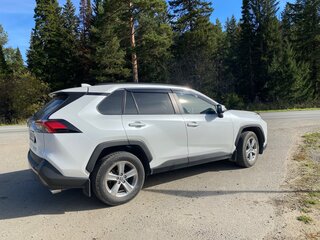 2020 Toyota RAV4 V (XA50), белый, 2850000 рублей, вид 4
