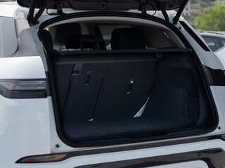 2026 Land Rover Range Rover Evoque II Рестайлинг, белый, 4900000 рублей, вид 3