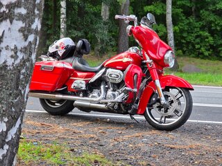 2010 Harley-Davidson CVO Street Glide, красный, 1000000 рублей, вид 5