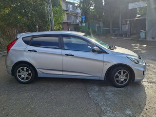 2011 Hyundai Solaris I, серебристый, 500000 рублей, вид 2