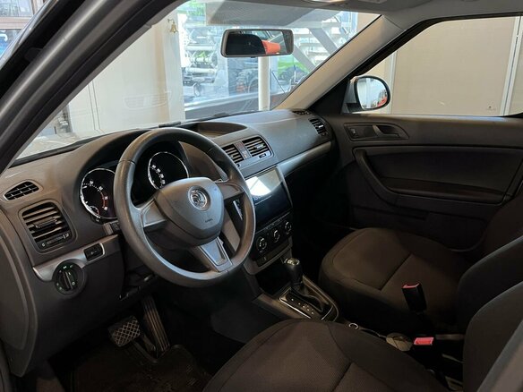 2015 Skoda Yeti I Рестайлинг, серебристый - вид 21