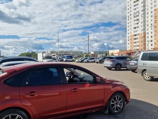 2008 Ford Focus II Рестайлинг, красный, 430000 рублей, вид 3
