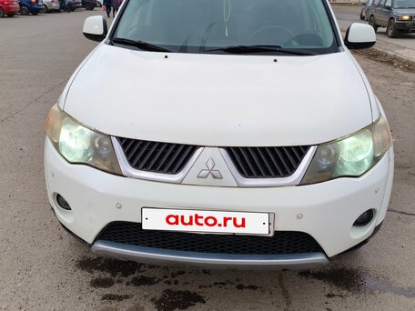 2008 Mitsubishi Outlander II, белый, 840000 рублей, вид 3