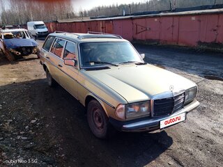 1982 Mercedes-Benz W123 300, серебристый, 400000 рублей, вид 1