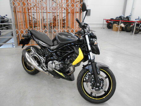 2014 Suzuki SFV 650 Gladius, чёрный, 440000 рублей, вид 1