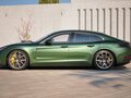2026 Porsche Panamera Turbo S E-Hybrid III, бежевый, 33000000 рублей - вид 3