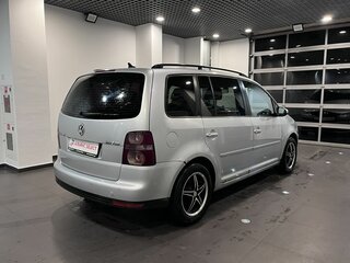 2010 Volkswagen Touran I Рестайлинг, серебристый, 584000 рублей, вид 3