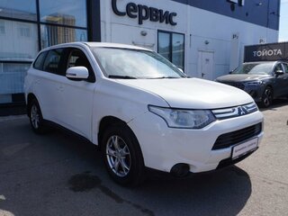 2013 Mitsubishi Outlander III, белый, 880000 рублей, вид 3
