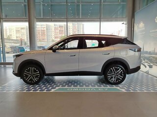 2026 Omoda C7, серебристый, 3099000 рублей, вид 4