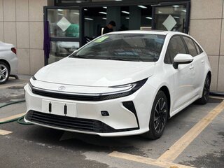 2026 Toyota Corolla XII (E210) Рестайлинг 2, белый, 2480000 рублей, вид 1