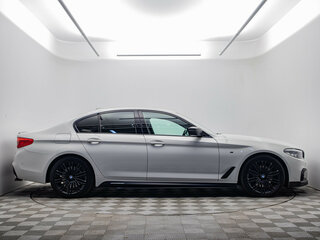 2019 BMW 5 серии 530i xDrive VII (G30/G31/G38), белый, 3698000 рублей, вид 4