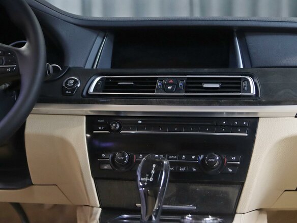 2014 BMW 7 серии Long 740Li xDrive V (F01/F02/F04) Рестайлинг, синий, 1799000 рублей - вид 11