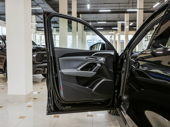 2026 Audi Q5 L III (GU), чёрный, 6375000 рублей - вид 21