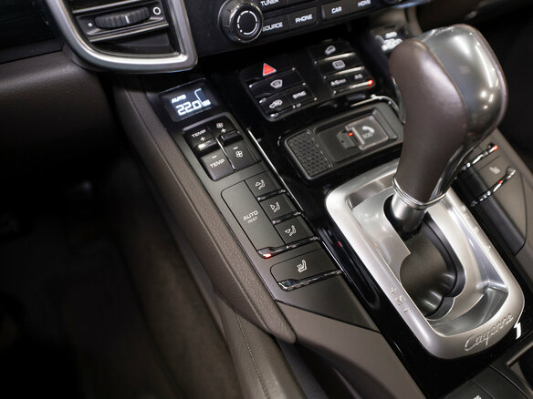 2017 Porsche Cayenne Diesel II Рестайлинг (958), белый, 4100000 рублей - вид 25