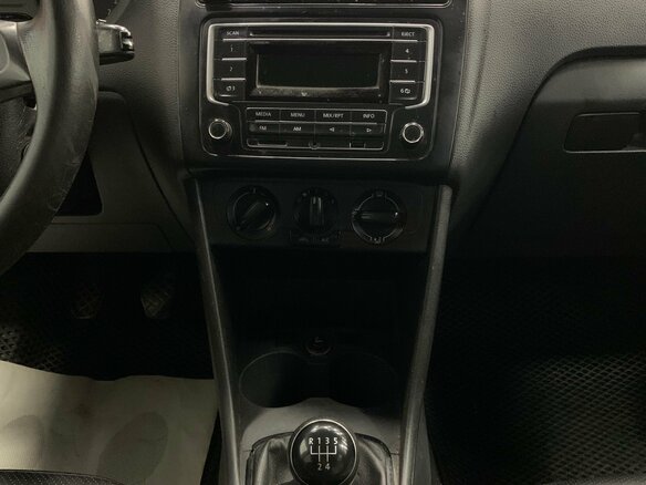 2015 Volkswagen Polo V Рестайлинг, белый, 399000 рублей - вид 20