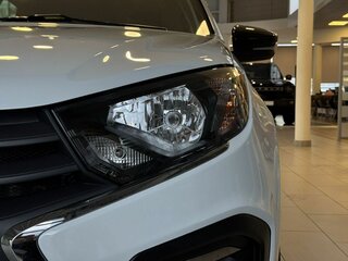 2026 Lada (ВАЗ) Granta Sportline I Рестайлинг, белый, 1828200 рублей, вид 4
