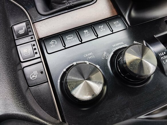 2017 Lexus LX 570 III Рестайлинг 2, чёрный, 8300000 рублей - вид 30