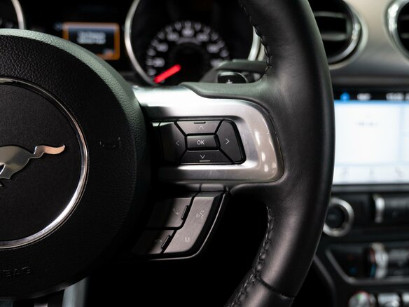 2018 Ford Mustang VI Рестайлинг, чёрный, 3449000 рублей - вид 22