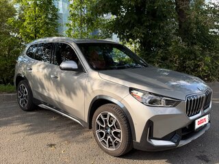 2023 BMW X1 28i xDrive III (U11/U12), серебристый, 4330000 рублей, вид 3