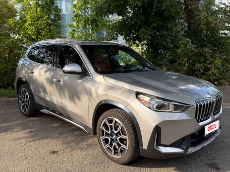 2023 BMW X1 28i xDrive III (U11/U12), серебристый, 4500000 рублей, вид 3